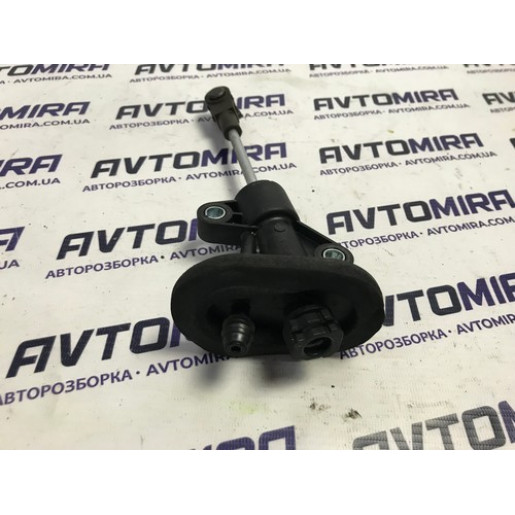 Головний циліндр зчеплення Opel Corsa D 2006-2014 5679358